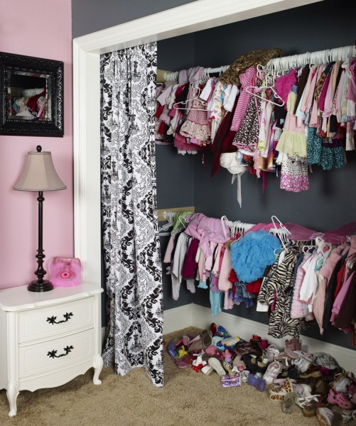 Kathi Burns Helps organize messy and cluttered Girls-Closet